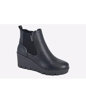 The Cipriata Annina women's boots are a sophisticated and versatile footwear choice, designed for those who appreciate both style and functionality. Cipriata, known for its commitment to quality craftsmanship, delivers a product that combines elegance with practicality.- Synthetic upper- Zip closure- Comfort footbed- Durable rubber outsole- Ciptiata branding