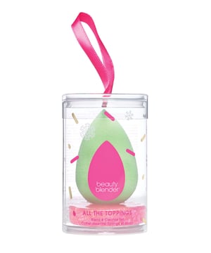 Met dit gave duo kun je gemakkelijk een airbrush-afwerking krijgen met de iconische, huidperfectionerende beautyblender, verkrijgbaar in de limited-edition kleur Mint. Laat je blender langer meegaan door op te schuimen met Blendercleanser, nu in een limited edition roze en goud gevlekt patroon. De veganistische reiniger helpt make-upvlekken, vuil en ziektekiemen uit blenders en borstels te verwijderen voor een vlekkeloze toepassing.