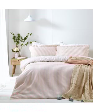 This duvet cover set is both a contemporary and classic addition to your home. The reversible subtle mélange print provides a luxurious woven striped appearance. The included matching pillowcases creates a simple yet relaxed look with their Oxford Borders; alongside the reversible stripe design that adds an effortless relaxed look to your bedroom. Choose your favourite side to fit with your style or flip sides to give your bedroom a midweek refresh.