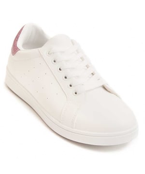 Sneaker casual para mujer. Calce cómodo. Plantilla acolchada. Fabricado por otras marcas para nuestra marca.