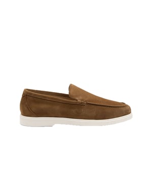 Loake Tuscany Suede Casual Shoe Chestnut Suede
Invest in the Loake Tuscany Suede Casual Shoes for a premium footwear option that combines comfort and style, ensuring you look and feel your best on any occasion.
The shoes are made of high-quality chestnut suede leather and have a luxuriously soft feel while remaining durable. They also have a traditional lace-up design with contrasting stitching that adds a touch of sophistication. 

Suede
Loafer
Style - Tuscany 