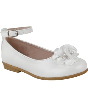 Looking for a pair of shes that combine function and fashion in all the right places? These comfortable will take you from day to night with ease. With a tough yet chic look, these shoes are both comfortable and fashionable. The little flower detail on front give this pair a little extra sass and sophistication.