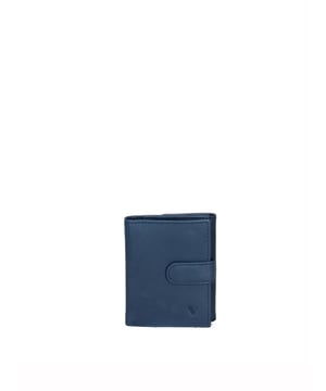 Cartera de hombre. El cierre es con botón de presión. Los bolsillos internos son tarjeteros y porta billetes. Los bolsillos exteriores son uno trasero con clip. Falta la correa para el hombro. Falta el mango. Hay un compartimento interno. El material exterior es 100% Piel Auténtica. Internamente está forrado en piel auténtica. Medidas: 8x10x2 cm. Producto de moda