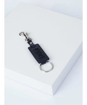 100% piel de becerro; Llavero Dolce & Gabbana; Modelo: BP2555 B5382 19; Mano de obra de alta calidad; Dimensiones (cm): 6,5 x 3; Detalles del logotipo de Dolce & Gabbana