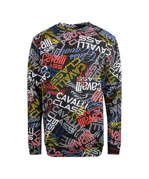 Se la envidia de la multitud con este jersey negro con logo estampado Cavalli Class. Demuestra tu amor por el estilo y la moda con el llamativo logo. Dejate destacar con esta elegante prenda. Cuello, extremos de las mangas y cintura elasticos, sudadera negra Cavalli Class 60 % algodon, 40 % poliester Corte estandar, se ajusta a la talla real Jersey negro