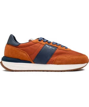 Mit den coolen Streetwear-Sneakern Buster von Pepe Jeans London kannst du Eindruck machen. Diese stylischen Turnschuhe vereinen sportliche Laufinspiration mit lässigem Schritt und Retro-inspirierten Vibes. Das hochwertige Wildledser-Obermaterial ist mit dem kultigen Pepe Jeans Logo an den Seiten versehen, während die stabilisierte Ferse, leichte Eva-Zwischensohle und die zusätzliche Sohlendämpfung für ganztägigen Komfort sorgen.
