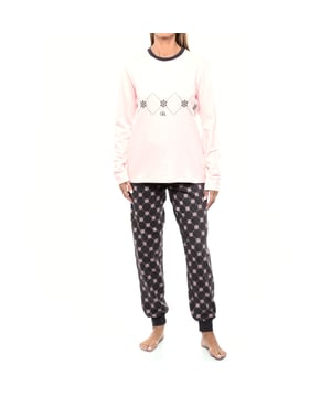 Pijama mujer de invierno afelpado de Kisses&Love. ¡Pijamas invierno de primera calidad!

El pijama para mujer afelpado combina una camiseta de manga larga con cuello redondo y un pantalón largo. 

Confeccionado en materiales suaves, abrigados y transpirables, asegura comodidad durante toda la noche. 

Ideal para el invierno, este conjunto ofrece un equilibrio perfecto entre estilo y confort para un descanso reparador.

Diseños exclusivos y variedad de estampados: Los pijamas mujer invierno están disponibles en una amplia gama de diseños exclusivos y estampados, permitiéndote elegir entre diferentes estilos que reflejan tu personalidad y gusto. Desde estampados hasta tipografías, colores vibrantes y otros más suaves, cada pijama ofrece un toque único y especial.

Fácil cuidado y durabilidad: Fabricado en algodón afelpado resistente, y algunos modelos con un leve porcentaje de poliéster, el pijama de mujer es fácil de lavar a máquina y mantiene su suavidad, color y forma lavado tras lavado. Este fácil mantenimiento garantiza que el pijama siga siendo una prenda favorita en tu guardarropa, ofreciendo durabilidad y practicidad a lo largo del tiempo, especialmente durante las estaciones más frías.

Pijama de invierno mujer, el regalo perfecto para el día de la madre, aniversario, navidad, año nuevo, cumpleaños, ¡y muchas cosas más!

¡Elige estilo, calidad y confort con Kisses&Love!
 Composición: 100% Algodón
 Cuidados:
- Lavar a temperatura máx. 30º.
- No usar lejía.
- No usar secadora.
- Planchar a baja temperatura máx. 110º.
- No lavar en seco.