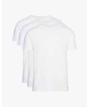 Die T-Shirts in diesem praktischen 3er-Pack bestehen aus einem Hauch von Stretch für zusätzlichen Komfort beim Schlafen oder einfach beim Entspannen.

Highlights
• Stretch-Baumwolle
• 3er-Pack
• Rundhalsausschnitt
• Tommy Hilfiger Branding
• Tommy Hilfiger Flaggenstickerei am Saum

Zusammensetzung & Pflege
• 95% Baumwolle, 5% Elasthan

UM0UM03138