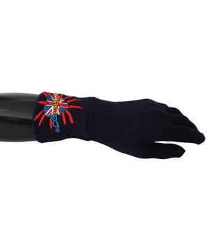Unisex-Handgelenklange.
  Blaue #DGLovesLondon bestickt.
  Logo-Details.
  Hergestellt in Italien.
  Sehr selten zu finden und hohe Handwerkskunst.
  Material: 100% Schurwolle.