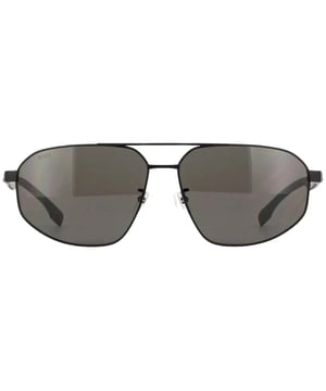 Maak een statement met deze Hugo Boss-zonnebril. Ze zijn vervaardigd met stijl en elegantie en bieden 100% UV-bescherming, waardoor ze het perfecte accessoire zijn voor een onvergetelijke look. Het perfecte accessoire om je stijl naar een hoger niveau te tillen!, Hugo Boss Silver 1182/S/IT PJP KU zonnebril, lensbreedte = 57 mm, neusbrugbreedte = 16 mm, armlengte = 145 mm, Made in China, zonnebril, zonnebrillenkoker, reiniging Doek en onderhoudsinstructies allemaal inbegrepen, 100% bescherming tegen UVA- en UVB-zonlicht en conform de Britse norm EN 1836:2005, stijlcode: 1182/S/IT PJP KU, zilveren zonnebril