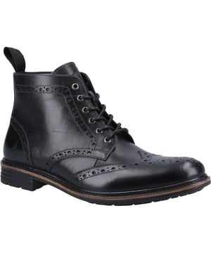 Der Joshua Brogue ist ein klassischer Stil aus hochwertigem Leder, mit einer komfortablen Innenausstattung und einer flexiblen Sohle und ist eine gute Wahl für jeden Tag.