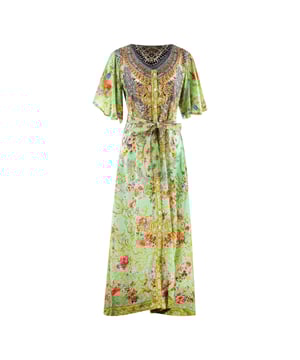 Inoa Chartruse 12007 groene zijden maxi-jurk. Pronk met je stijl met de Inoa groene jurk. Dankzij de flatterende print is het een tijdloos kledingstuk voor je garderobe. Gemaakt van luxe stof, maak je een statement bij elke slijtage. Maak een statement in stijl!. 100% zijde, groen ontwerp. Korte mouw, maxi-jurk, zonnejurk. Dit artikel is geschikt voor de maten UK 8- UK 14. Productstijl: Chartruse 12007