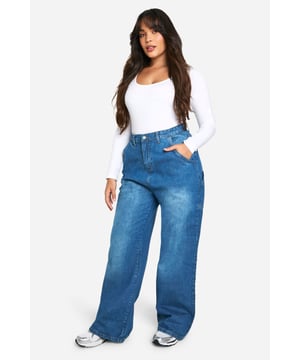 We've got your dream jeans covered with this latest pair from our plus size jeans collection. Made from a rigid denim that can be dressed up or down, these wardrobe staples are made with extra fabric to ensure the perfect fit. Pair with a relaxed-fit hoodie for off-duty days or team with a sparkly top and statement heels for a killer jeans-and-a-nice-top combo. Want more inspo? When it comes to versatile denim, plus size high waisted jeans are a perfect to show off your curves and flatter your waistline, just wear them with cropped jumpers or oversized t shirts. Style: Boyfriend JeansFabric: Woven