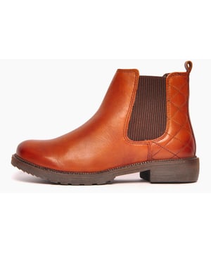 These Catesby England Juniper ankle boots have been constructed in a premium leather and feature a mid-cut boot style with elasticated gussets to the side for easy slip on wear and the upmost in comfort. A soft lining and cushioned footbed provide added comfort for your feet for all day wear, and the rubber outsole features a textured tread that is highly durable and provides grip on a wide variety of surfaces, making them the perfect choice for upcoming seasons.
 - Premium leather upper
 - Quilted / stitched real quarter
 - Slip on design equipped with a pull tab
 - Cushioned insole
 - Highly durable outsole
 - Slight raised heel
 - Catesby England branding