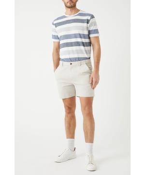 Crafted with high-quality materials, these skipper shorts offer a comfortable fit and are ideal for any casual occasion.