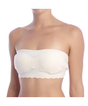 Dieser superleichte Bandeau-BH mit seiner innovativen Verarbeitung macht diesen BH aus der ZERO Feel Lace-Serie von sloggi zum Alltagsliebling.

 Einzelheiten:
 - Funktioneller Bandeau-Stil.
 - Herausnehmbare, gepolsterte Körbchen für eine glattere Form.
 - Mit Mesh gefütterte Körbchen.
 - Einteilige Polsterung.
 - Leicht elastisches Band für besseren Halt.
 - 360° elastisch für absolute Bewegungsfreiheit.
 - Nahtlos.

 Dieser trägerlose Bandeau-BH ist die perfekte Option für alle, die eine Kombination aus Stil, Komfort und Funktionalität suchen. Sein anspruchsvolles Design und seine innovativen Funktionen machen es zu einem unverzichtbaren Bestandteil jeder Garderobe.
 Komposition: 58 % Polyamid, 42 % Elasthan
 Pflege:
- Maschinenwäsche bis 40 °C im Schonwaschgang.
 - Verwenden Sie kein Bleichmittel.
 - Benutzen Sie keinen Trockner.