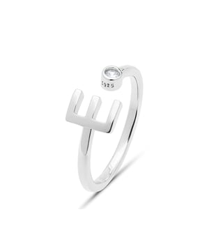 Alfabet ring in 925 sterling zilver en glanzende zirkonia met gerhodineerde afwerking. Naast het bereiken van wereldwijde stijlen, maken onze ontwerpen het verschil en hebben ze een radicale impact. Zorgvuldig handgemaakte ontwerpen met eersteklas materialen en fonkelende zirkonia's brengen een alfabet tot leven in verschillende maten.

Het exotische ervan: initialen op 925 sterling zilver, wordt alleen geëvenaard door zijn subtiliteit. Intuïtief, doordacht, het is een schot in de roos elke keer dat je het draagt en vertegenwoordigt als weinig anderen het meest kosmopolitische stedelijke karakter: BE AUTHENTIC (NOT) UNIQUE.