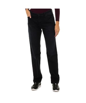 Lange Jeans.
 Farbe Dunkelblau
 Gürtel mit Gürtelschlaufen.
 Reißverschluss und Knopfverschluss auf der Vorderseite.
 Zwei Vordertaschen und eine Minitasche.
 Zwei Taschen auf der Rückseite mit Metallic-Logo.
 Gerader Schnitt.
 Passende Nähte.

 Zusammensetzung:
 99% Baumwolle - 1% Elasthan.

 Waschanleitung:
 - Maximal bei 30ºC waschen.
 - Bügeln bei mittlerer Temperatur, max. 110 ° C.
 - Erlaubt die Verwendung eines Trockners.
 - Verwenden Sie keine Bleichmittel.
 - Es unterstützt nicht die chemische Reinigung.
 Zusammensetzung: 99% Baumwolle, 1% Elastan
 Pflege:
Maximal bei 30ºC waschen.
 - Bügeln bei mittlerer Temperatur, max. 110ºC.
 - Erlaubt die Verwendung eines Trockners.
 - Keine Bleichmittel verwenden.
 - Kann nicht chemisch gereinigt werden.