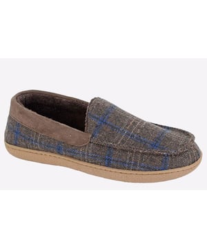 These slippers feature a cozy textile upper crafted in a classic tweed moccasin design, ensuring a timeless appeal. With a plush terry lining and sock, they offer luxurious warmth and comfort for indoor wear. The textile-covered TPR sole provides durability and a sturdy grip. Perfect for relaxing at home, the Zedzzz Neville Slippers combine practicality and comfort. 
 - Textile upper 
 - Tweed moccasin design 
 - Terry lining and sock 
 - Slip on design 
 - Textile covered TPR sole 
 - Zedzzz branding