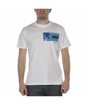 Specificaties: T-shirt met ronde hals en logo op de voorkant gedrukt. Geschikt voor zowel overdag als 's avonds Pasvorm: Normaal Het model draagt maat: M Modelhoogte: 180 cm