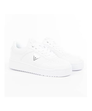 Basket Guess Pivoine Damen Weiß Synthétique. Authentischer Schuh der Marke Guess - Streetwear/Sportswear-Design von Guess - Guess für modebewusste Frauen, perfekt für den Alltag - Weiße Basket Guess lassen sich wunderbar mit Ihrer Garderobe kombinieren - Bequemes, synthetisches Material - Klassische Schnürsenkel - Pivoine - Synthetisch.