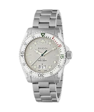 MANUFACTURER PRODUCT NUMBER YA136336CATEGORY WatchesBRAND GUCCIWATCH MARKERS DotsWATER RESISTANT 200 MetresMOVEMENT QuartzCASE MATERIAL Stainless SteelDIAL COLOUR GreySTRAP MATERIAL Stainless SteelDIAMETER 40mmBRAND COLLECTIONS Gucci Dive