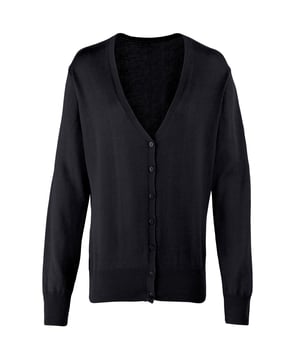 Materialzusammensetzung (%): 55% Baumwolle, 45% Acryl. Gewebe: 5 Maschen/cm, Feinstrick, Weiche Haptik, Garn. Design: Unifarben. Button-Down-Kragen. Knopfleiste mit sieben Knöpfen, Pflegeleicht, Eingesetzte Ärmel. Stil: modern. Nachhaltigkeit: Amfori-Freigabe, BSCI, Oeko-Tex Standard 100 zertifiziert, REACH, WRAP Zertifikat. Langärmlig. Bündchen: gerippt. Saum: gerippt. V-Ausschnitt.