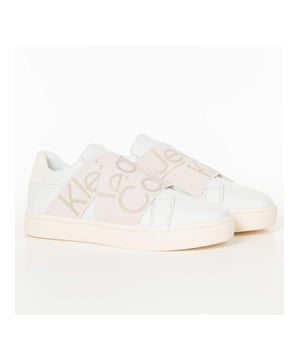 Basket Calvin Klein Cupsole Femme Weiß Synthétique. Authentischer Schuh der Marke Calvin Klein – Streetwear/Sportswear-Design von Calvin Klein – Calvin Klein für modebewusste Frauen, perfekt für den Alltag – Der weiße Calvin Klein Basket lässt sich hervorragend mit dem Rest Ihrer Garderobe kombinieren – bequemer synthetischer Stoff – klassisches Elastik – Cupsole – Synthetisch.
