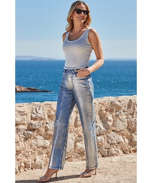Next-level denim
Trending metallic finish for maximum impact
Classic straight leg cut
You'll wear them day and night
Take them out-out with a little black top and heels
Keep it casual with a tee and trainers