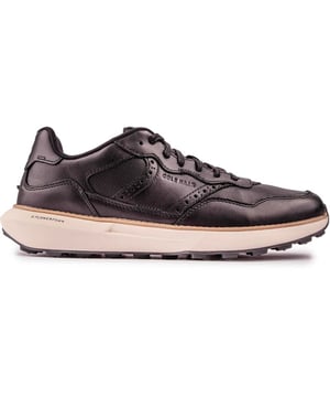 Descubra las nuevas zapatillas GrandPrø Ashland de Cole Haan, donde la ingeniería de precisión dentro de los detalles hechos a mano crea el equilibrio perfecto entre el estilo clásico de correr y el diseño brogue con la innovación de Cole Haan. Luce bien y siéntete bien con esta elegante zapatilla deportiva versátil, retro e inspirada para todo el día que se combina con un zapato de vestir.