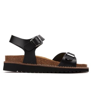 Camina por el mundo con comodidad y estilo con las sandalias Sole Geri Footbed. Estas sandalias de cuero cuentan con una suela de corcho y una plantilla moldeada que acuna tus pies en cada paso, mientras que dos hebillas ajustables y una correa en el tobillo garantizan un ajuste perfecto. La plantilla suave y contorneada brinda amortiguación durante todo el día, lo que hace que estas sandalias versátiles sean tan agradables de usar como de mirar. Sumérgete en el estilo elegante, natural y sofisticado de la sandalia con plantilla SOLE Geri.