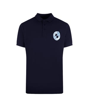 Blijf comfortabel en modieus in dit poloshirt uit de Cavalli-klasse. Kraag, korte mouwen, 100% katoen, normale pasvorm, past op maat marineblauw polo