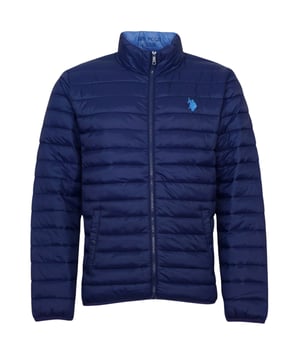 Een geweldig gewatteerd jack voor heren van het merk U.S. Polo ASSN. Aangenaam om te dragen, comfortabel en sportief gesneden tegelijk. Kan met veel kledingstukken worden gecombineerd. Hoogwaardige materialen en nauwkeurige afwerking kenmerken de mode van U.S. Polo ASSN.