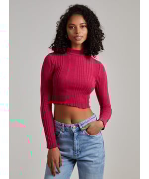 Need the final addition to a perfect outfit? Look no further than this wardrobe essential. Pair with wide leg cargo's for an on-trend style.