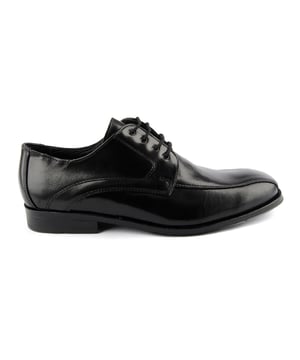 SUAVE PIEL DE CABRA. HECHO EN ESPAÑA. PISO GOMA ANTIDESLIZANTE. COSTURAS REFORZADAS. HORMA ESPECIALMENTE CÓMODA. CONTRAFUERTE ANTERIOR Y POSTERIOR.  PLANTILLA ACOLCHADA . PLANTILLA PIEL.
