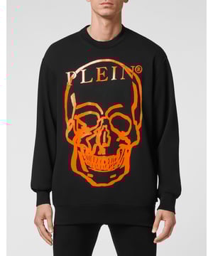 Geef je look een hype met deze originele katoenen fleece crewneck. De iconische doodskop van het merk is hier op de voorkant gedrukt. Een saffiaanleren patch met de PP Hexagon is op het juk genaaid. Ribgebreide zomen.