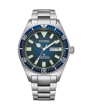 This Citizen Promaster Marine Analogue Watch for Men is the perfect timepiece to wear or to gift. It's Silver 41 mm Round case combined with the comfortable Silver Stainless steel watch band will ensure you enjoy this stunning timepiece without any compromise. Operated by a high quality Automatic movement and water resistant to 20 bars, your watch will keep ticking. This high quality watch has an automatic watch movement ( recharged by any movement with your wrist; never needs a battery) . This Analogue watch has a calendar function: Day-Date , Luminous Hands , Luminous Numbers and Screw Down Crown High quality 21 cm length and 22 mm width Silver Stainless steel strap with a Fold over clasp with safety Case diameter: 41 mm,case thickness: 14 mm, case colour: Silver and dial colour: Blue