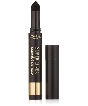 L'Oréal Paris Super Liner Smokissime allows you to create an intense smoky eye in one stroke. With the precision tip you can line your eye, whilst the rounded foam helps blend the colour across your lid. The precision tip and rounded foam allow you to create smoky eye looks with the same product over and over. This listing is for 2 eyeliners.