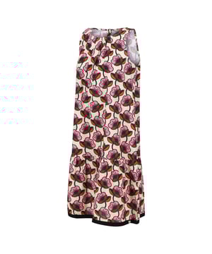 The women's Orla Summer Sleeveless Dress from Regatta, will leave you feeling cool and confident this season. The women's classic A-line shift dress is made using Coolweave cotton, that's breathable and soft to the touch. This playful style features an all over floral print, crew neckline with pleat detail and a tiered skirt. This classic dress will leave you feeling confident with every wear. Material: 100% Cotton. Ref: RWD048N5Q.