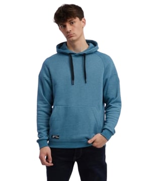Wir präsentieren das Herren Sweatshirt 'ZENOWERY' von ragwear, das mit seiner Kapuze und dem Kordelzug für einen lässigen und zugleich praktischen Look sorgt. Die Kängurutasche bietet Stauraum und die Rippbündchen sowie der elastische Bund garantieren eine perfekte Passform. Dieses unifarbene Sweatshirt wird durch die Label-Patches von ragwear abgerundet und ist in einem bequemen Regular Fit geschnitten, ideal für den alltäglichen Gebrauch.