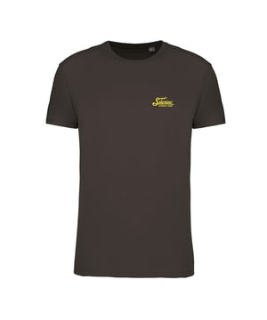 Heren t-shirt van het merk Subprime. De shirts van Subprime zijn gemaakt van 100% biologisch katoen, en hebben een normale pasvorm. Het zachte katoen zorgt voor een heerlijk draagcomfort. Merk: Subprime. Modelnaam: Small Logo Shirt. Categorie: heren t-shirt. Materialen: biologisch katoen. Kleur: donkergrijs
