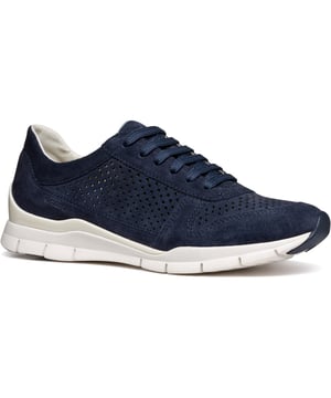 Dieser Sneaker, der sich an der Ästhetik von Laufschuhen orientiert, lässt sich vielseitig stylen und passt gut zu lässigen Alltagslooks. Der federleichte und bequeme Schuh wurde aus Wildleder gefertigt und mit einer kontrastierenden Laufsohle versehen.