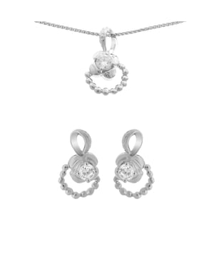 This Orphelia Set: Chain-Pendant + Earrings in Silver is made of the highest quality allergy free 925 Sterling Silver. The Orphelia Women's 925 Sterling Silver Set: Chain-Pendant + Earrings - Silver SET-5236 comes delivered in a beautiful gift box and has a two year warranty - the perfect gift to spoil yourself or a loved one.