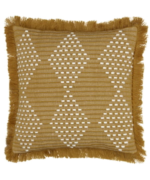 Inspired by boho trends, the Kadie cushion features a woven geometric design crafted from durable, recycled PET fabric and is available in a range of bold summer colours. Durable and suitable for outdoor and indoor settings, this design is complete with fringed edging. These cushions will completely transform any area. Ideal for patios, balconies, and terraces to create a unique and homely space. Size:45 cm x 45 cm