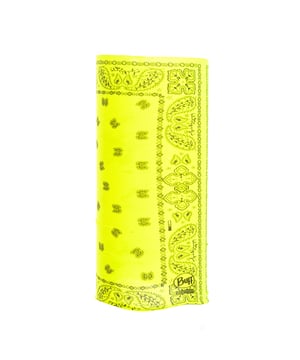 Tubular Buff.
El tubular multifuncional BUFF reinventado: materiales reciclados, protección solar, ultra elástico, sin costuras.
Tecnología Ultra-Stretch: Ajuste elástico en 4 direcciones.
Espíritu eco, diseño BUFF y tecnología avanzada para deporte o el día a día.
 Medidas: 23 x 50 cm
 Composición: 95% Poliéster reciclado; 5% Elastano
 Cuidados:
Lavar máximo a 40º.
No usar lejía. 
No usar secadora.
No permite planchado.
No lavar en seco.