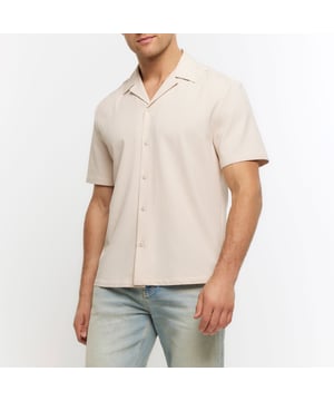 Regular fit, Seersucker fabric, Revere collar, Short sleeves, Button fastening