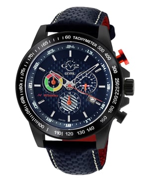 GV2 Scuderia - Cronógrafo
El cronógrafo deportivo GV2 Scuderia es la combinación perfecta para el intérprete de alta octanaje. Inspirado en las carreras italianas, Scuderia no solo es rápido, su elegante y atrevido diseño capta la atención a cualquier velocidad. Una corona lista para la competencia, con un patrón de bandera de última vuelta, es solo el comienzo. El subdial inferior en forma de línea de meta complementa perfectamente los marcadores y el taquímetro en el bisel, ideal para calcular velocidades hasta fracciones de segundo. En sintonía con el subdial, la correa de auténtica piel italiana con costuras en impresión de fibra de carbono es un detalle inspirado en las pistas que no debe ser opacado por el trofeo grabado en la carcasa trasera, que hace de Scuderia una apariencia ganadora. No solo es atrevido, Scuderia está equipado con las características de rendimiento estándar de GV2: una caja redonda de 45 mm en cristal de zafiro anti-reflectante, resistente al agua hasta 100 metros y un movimiento de cuarzo suizo multifuncional que hacen que este reloj sea casi indestructible. ¿Te sientes audaz? Haz movimientos con la Colección Scuderia. Reloj GV2 9924 Scuderia Cuártzo Multifunción para Hombre

Reloj Suizo de Cuártzo para Hombre de la Colección Scuderia GV2
Caja redonda de acero inoxidable 316L de 45 mm, Cronógrafo con escala de taquímetro, alarma, una zona horaria adicional
Esfera de fibra de carbono azul, marcadores blancos
Segundo subdial, ventana de fecha a las 4 en punto
Correa auténtica de piel italiana azul con costuras blancas y hebilla de tang
Cristal de zafiro anti-reflectante
Resistente al agua hasta 100 metros/10 ATM
Cuarzo suizo multifunción con cronógrafo, Ronda 5130D con alarma