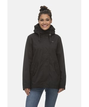 Die vegane Jacke ist sportlich und feminin zugleich. Dank ihres wind- und wasserabweisenden Materials ist sie für jede Gelegenheit geeignet. Die Jacke hat eine hoch geschnittene Kapuze mit Kordelzug. Der Saum ist am Rücken leicht abgerundet und öffnet sich in der Mitte leicht. Die Jacke wird mit einem Reißverschluss und Druckknöpfen geschlossen. In den beiden seitlichen Pattentaschen lassen sich kleine Dinge gut verstauen. Labelpatches runden das Design ab.