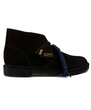 Especificaciones: Zapatos de vestir en gamuza de primera calidad, con la icónica suela de crepé de origen sustentable y etiqueta de cuero con el logo de Clarks grabado Parte superior: Gamuza Cordones: Con cordones Tipo de suela: Suela con tacón elevado