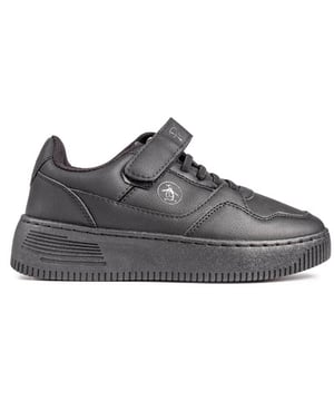 ¿Demasiado moderno para el colegio? Estas zapatillas deportivas negras para niños Sierra de Penguin tienen una correa superior con cierre autoadherente. cordones para un ajuste adicional. una suela gruesa y la marca distintiva.